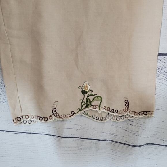 Joy & Peace Size 16W	Linen Blend Light Khaki Floral Embroidered Hem Pants Crop - Picture 6 of 7